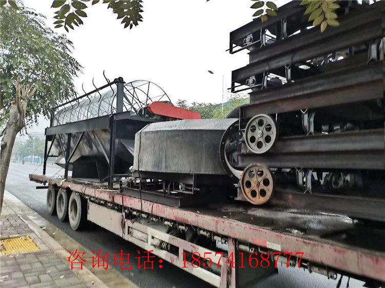 雞糞顆粒線裝車(chē)現(xiàn)場(chǎng)