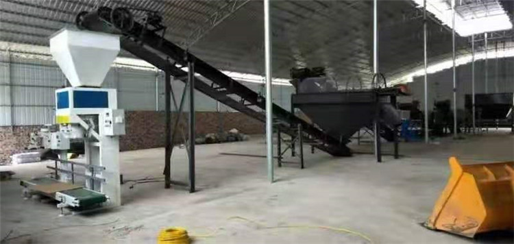 年產(chǎn)1萬噸豬糞擠壓造粒機(jī)生產(chǎn)線設(shè)備