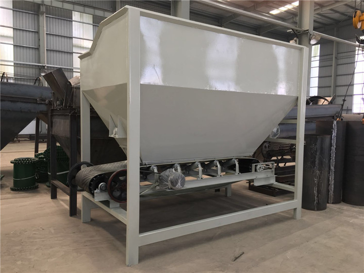 有機(jī)肥鏟車料倉(cāng)