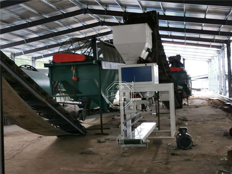 有機(jī)肥生產(chǎn)線安裝現(xiàn)場(chǎng)