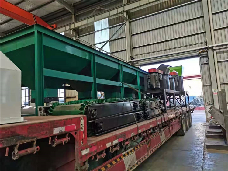 有機(jī)肥立式粉碎機(jī)