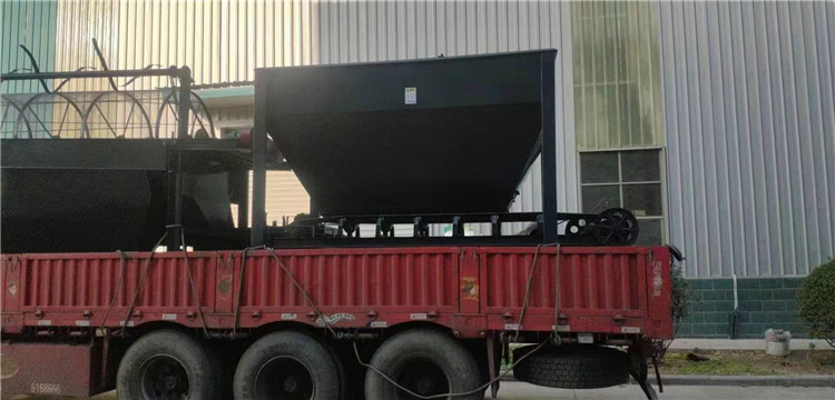 有機(jī)肥鏟車料倉