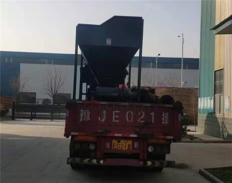 有機(jī)肥鏟車料倉