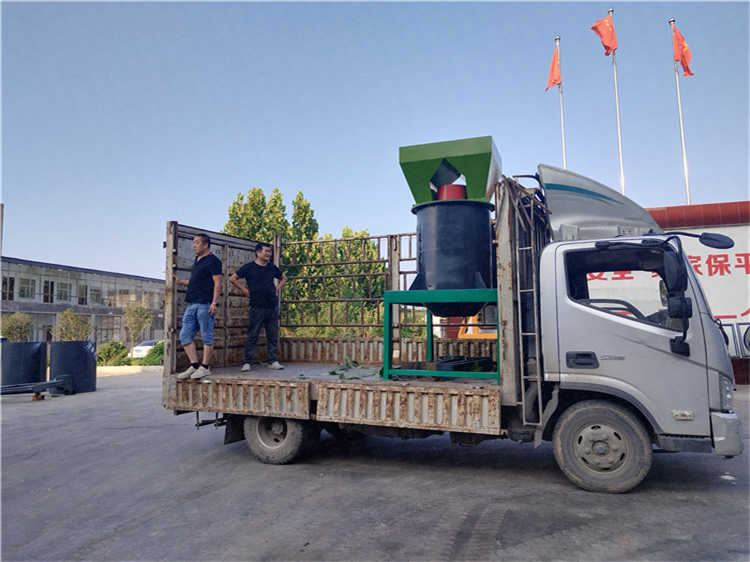 牛糞有機(jī)肥設(shè)備立式破碎機(jī),粉碎細(xì)