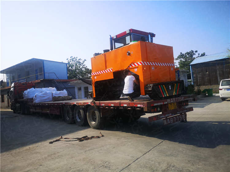 室外行走發(fā)酵破碎有機(jī)肥翻耙機(jī) 一人駕駛處理牛糞履帶翻拋機(jī)