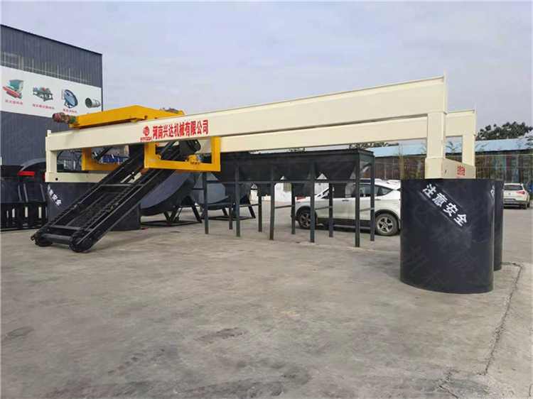 大跨度污泥處理鏈板翻拋機 有機肥腐熟除臭翻耙設(shè)備