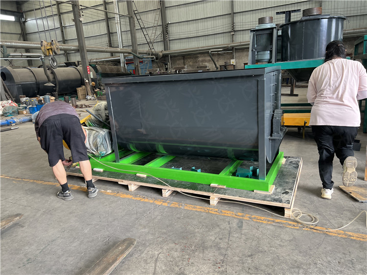 濕粉狀物料 糞便秸稈發(fā)酵設備有機肥臥式攪拌機