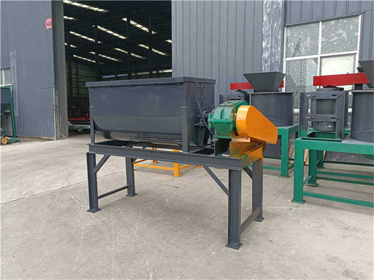 干粉加濕混料機(jī) 肥料飼料攪拌混合設(shè)備 豬糞有機(jī)肥臥式拌料機(jī)