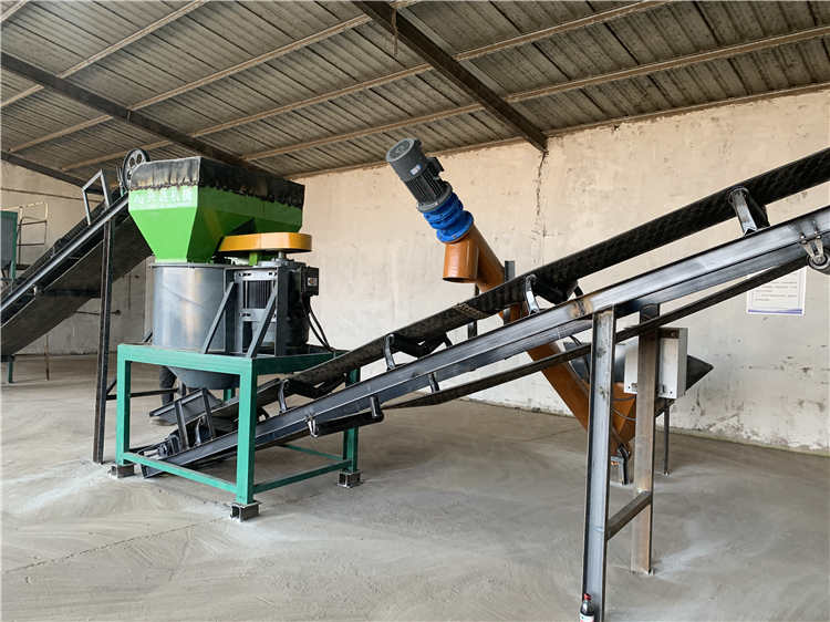 雞牛糞有機(jī)肥粉碎設(shè)備 羊糞加工的機(jī)肥生產(chǎn)線 腐殖酸粉碎機(jī)