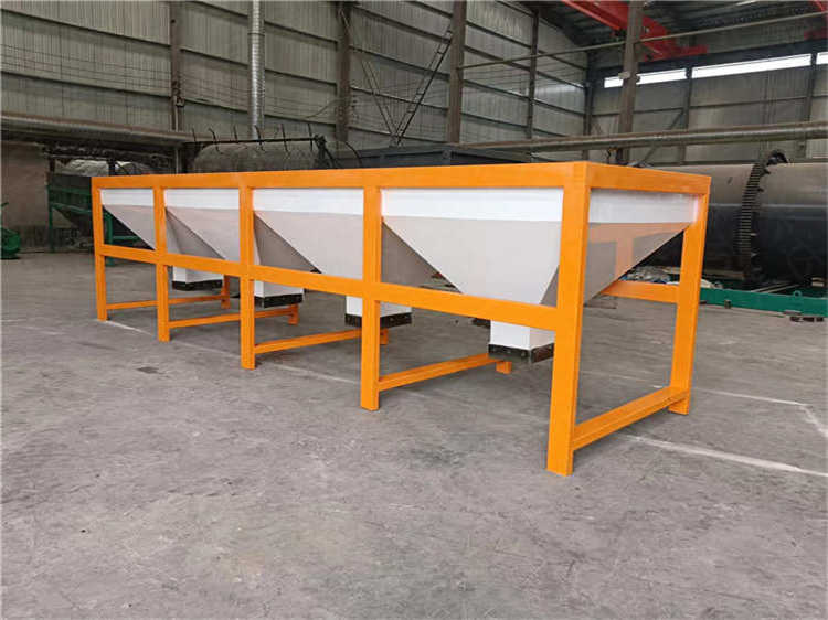 生物肥多種原料上料設(shè)備 有機(jī)肥自動配料倉 興達(dá)定制四倉五倉原料儲料倉