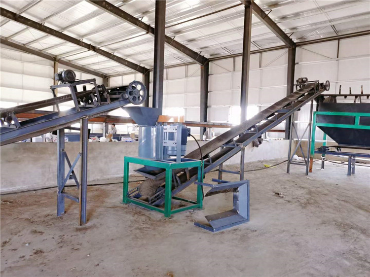 立式鏈?zhǔn)窖蚣S粉碎機(jī) 有機(jī)肥破碎機(jī) 物料酒糟沼渣塊狀碎料設(shè)備