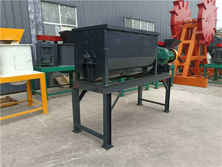 臥式立式攪拌機定制廠家 有機肥泥土混合機 羊糞秸稈拌料加工設(shè)備