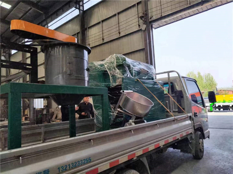 ��ʽ����C(j��)60��̖(h��o)���͑�̎�������O(sh��)���b܇�l(f��)؛