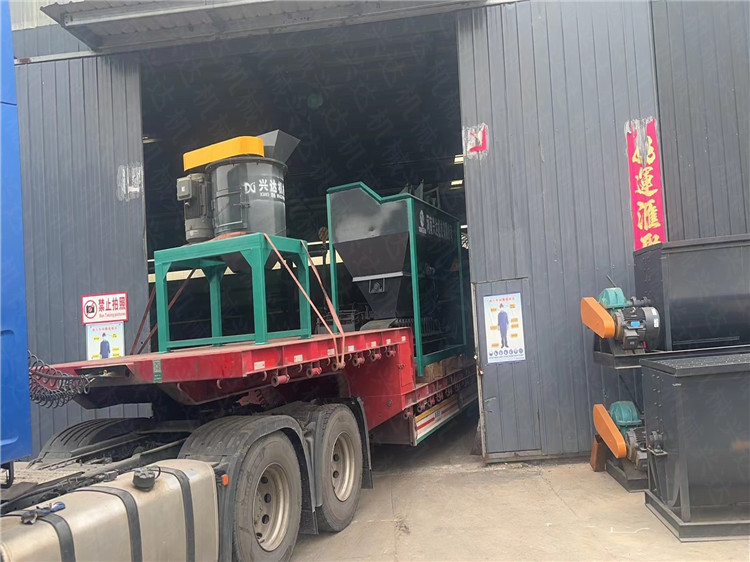 ��ʽ����C(j��)60���ߝ����ϴ����O(sh��)��l(f��)؛