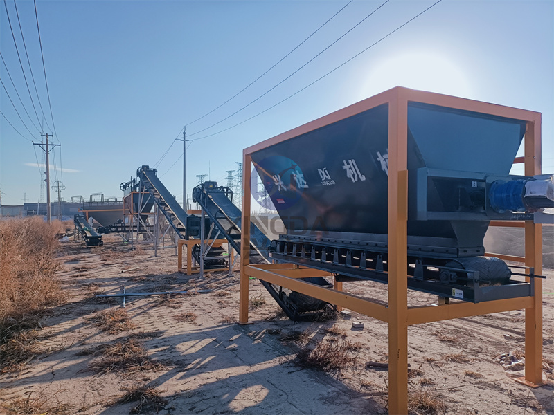 年產(chǎn)2萬噸免烘干生產(chǎn)線安裝現(xiàn)場