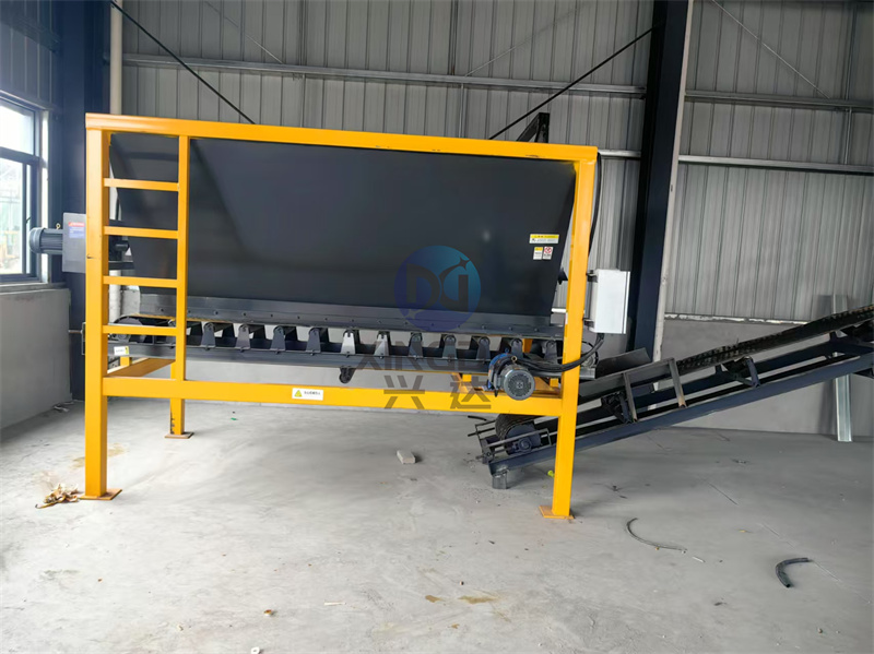 年產(chǎn)2萬噸免烘干生產(chǎn)線安裝現(xiàn)場