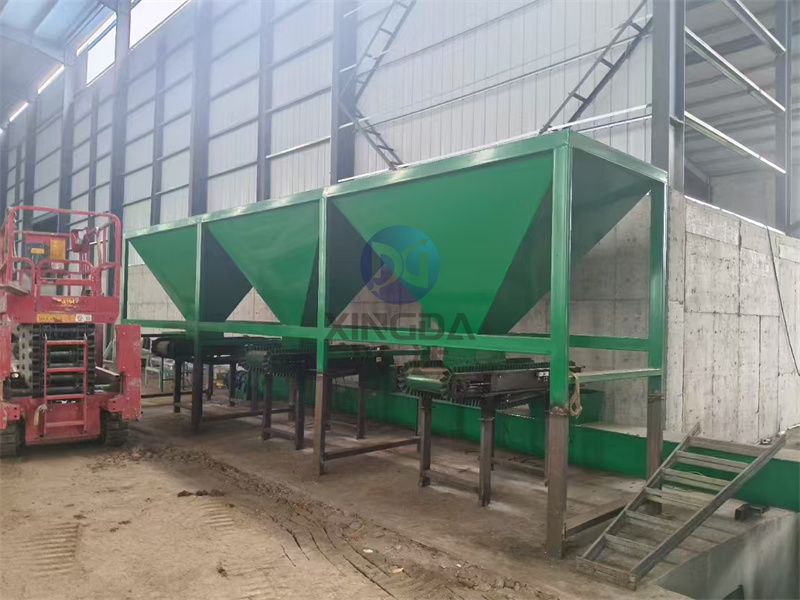 年產(chǎn)5萬(wàn)噸有機(jī)肥生產(chǎn)線安裝現(xiàn)場(chǎng)