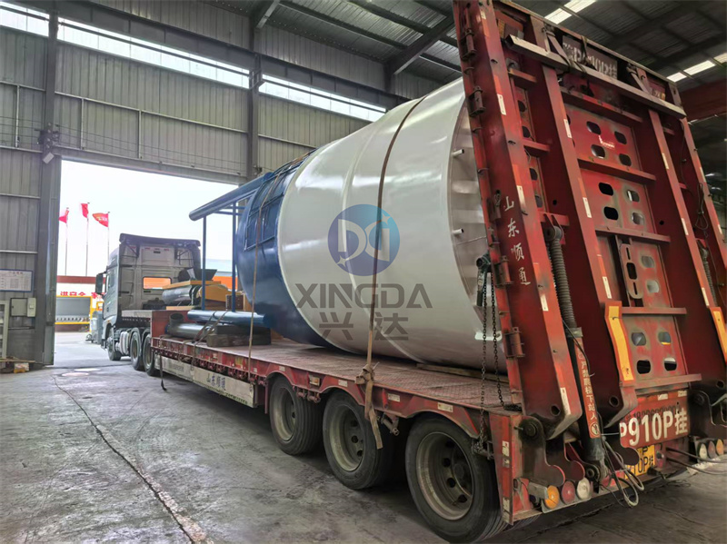 3立方有機(jī)肥立式發(fā)酵罐發(fā)貨現(xiàn)場