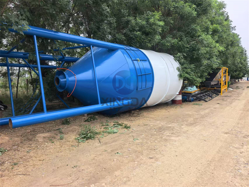 5立方有機(jī)肥臥式發(fā)酵罐卸貨現(xiàn)場(chǎng)