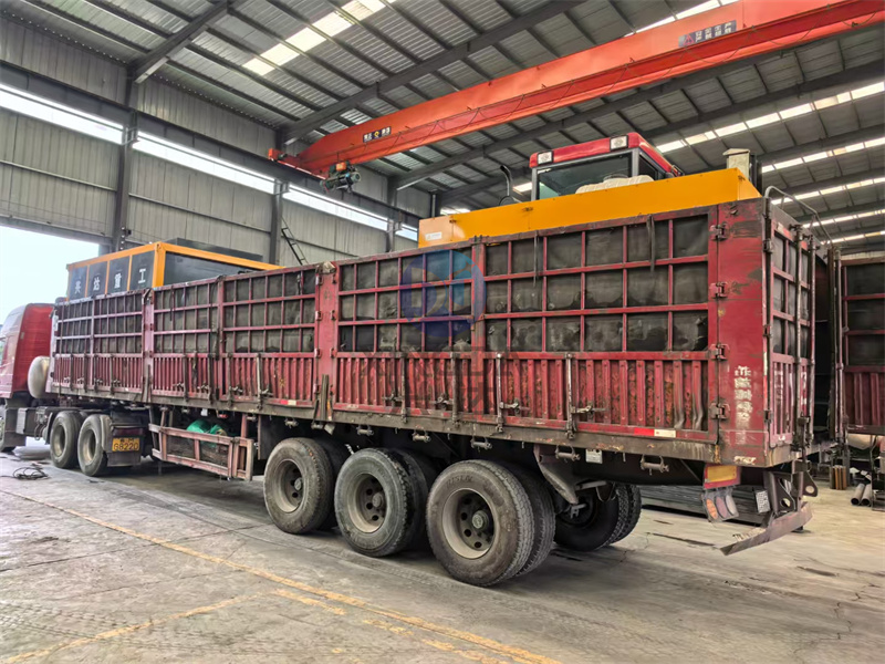 10立方有機(jī)肥臥式發(fā)酵罐發(fā)貨現(xiàn)場