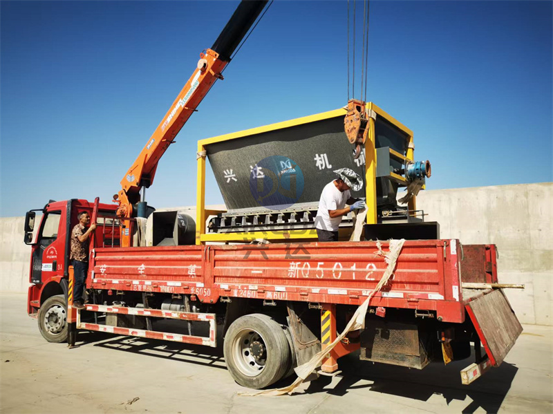 粉劑有機(jī)肥生產(chǎn)線設(shè)備安裝現(xiàn)場(chǎng)