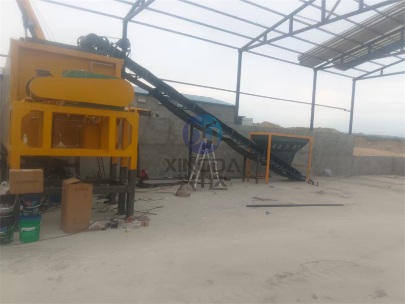 雞糞有機(jī)肥生產(chǎn)線發(fā)貨現(xiàn)場(chǎng)