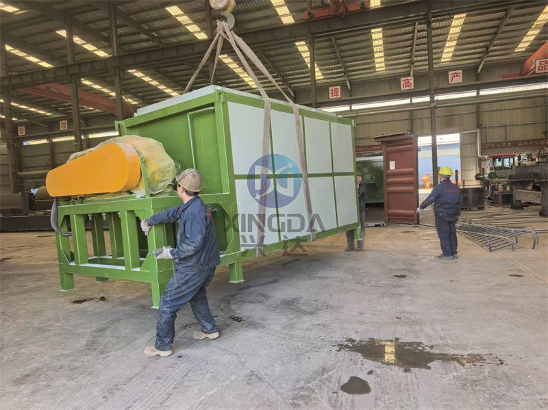 10立方有機肥臥式發(fā)酵設備出口現場